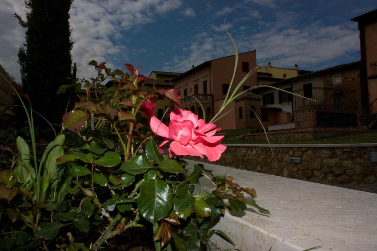 Aparthotel Borgo Di Gramugnana Usigliano Exteriér fotografie